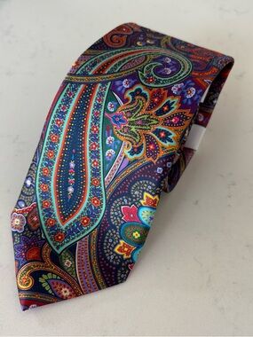 Robert Graham Men's Silk Necktie Tie Persian Style Paisley Multi Color NEW